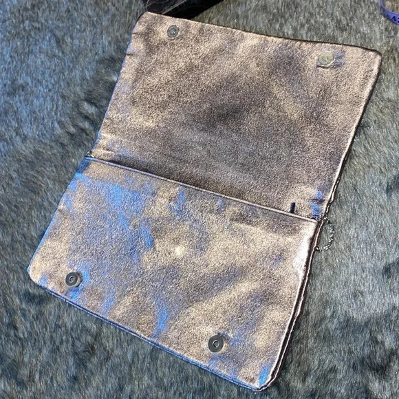 Call it spring champagne mettalic oversized clutch silver tone  shoulder bag - Picture 10 of 12